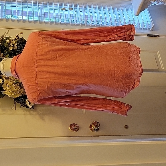 J. Crew The Perfect Shirt salmon 100% cotton long sleeve button front Med EUC … - Picture 5 of 6